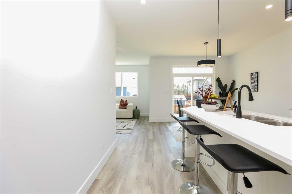 902 Atlantic Cove West, Lethbridge, AB
