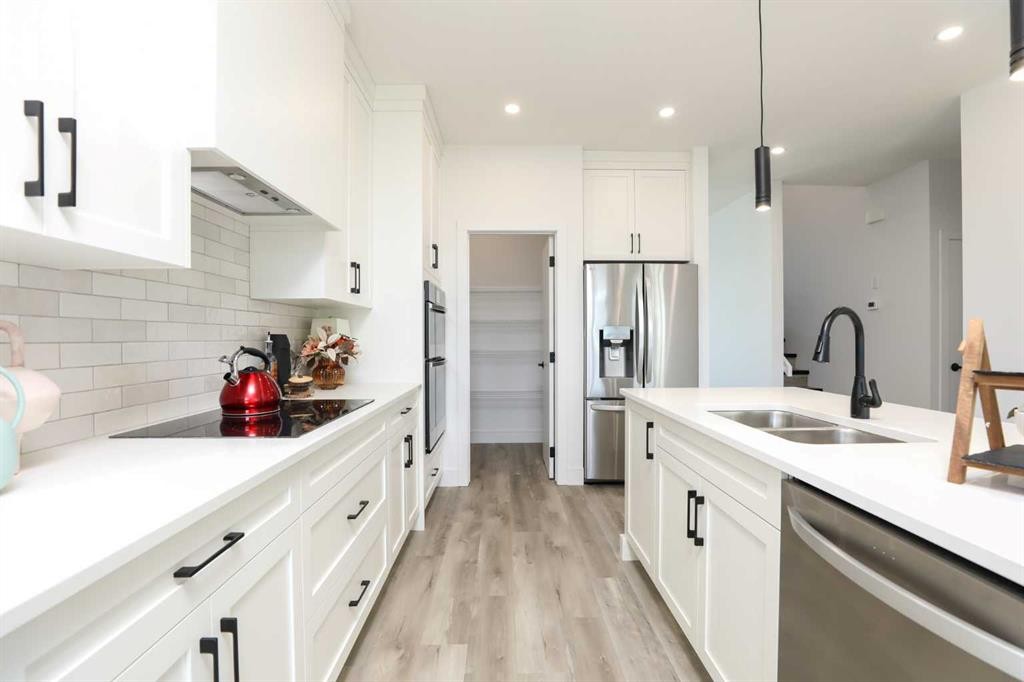 902 Atlantic Cove West, Lethbridge, AB