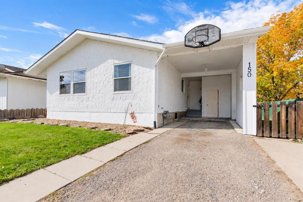 150 N 250 W, Raymond, AB