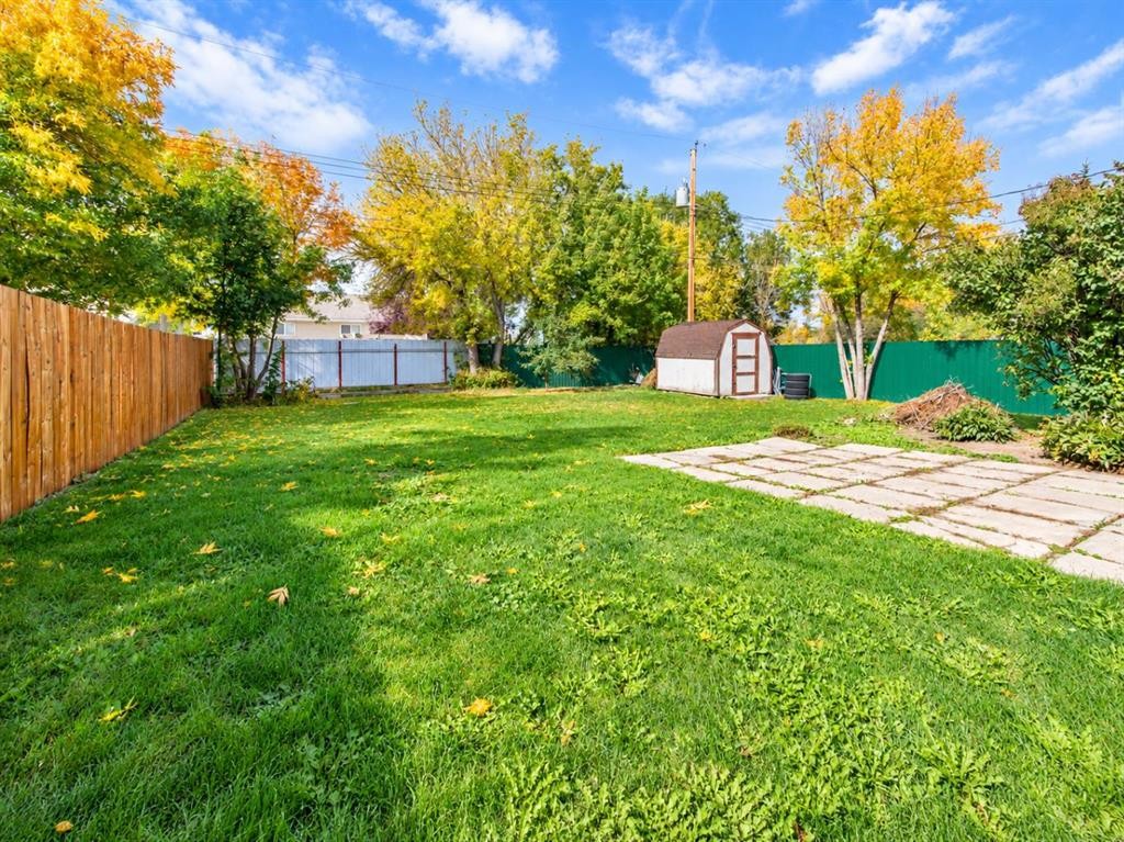 150 N 250 W, Raymond, AB