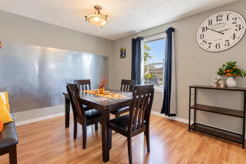 150 N 250 W, Raymond, AB