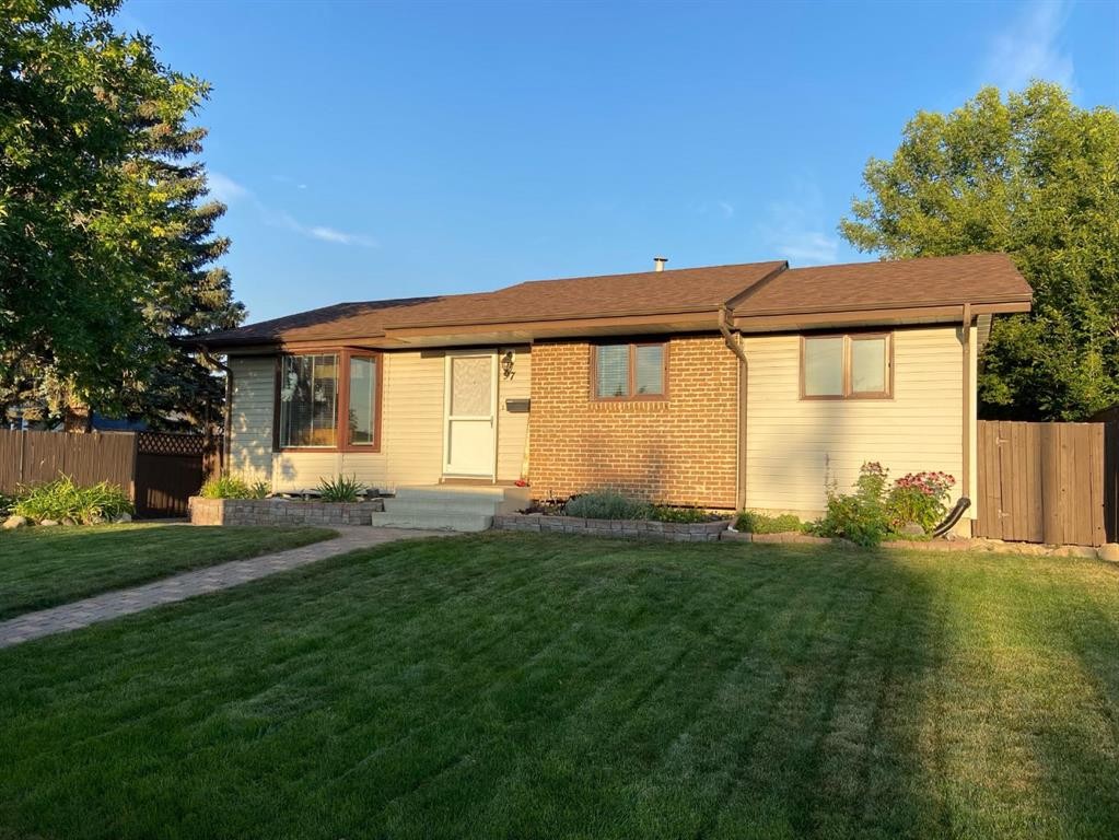97 Greenview Close North, Lethbridge, AB