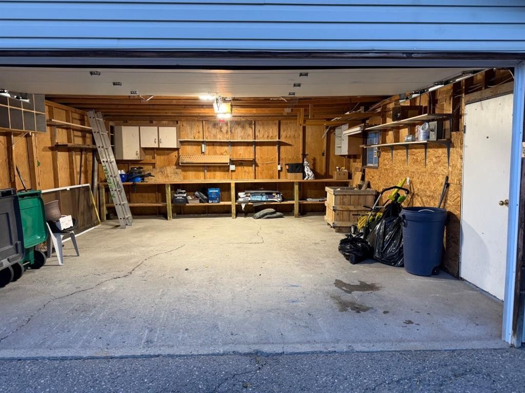 97 Greenview Close North, Lethbridge, AB
