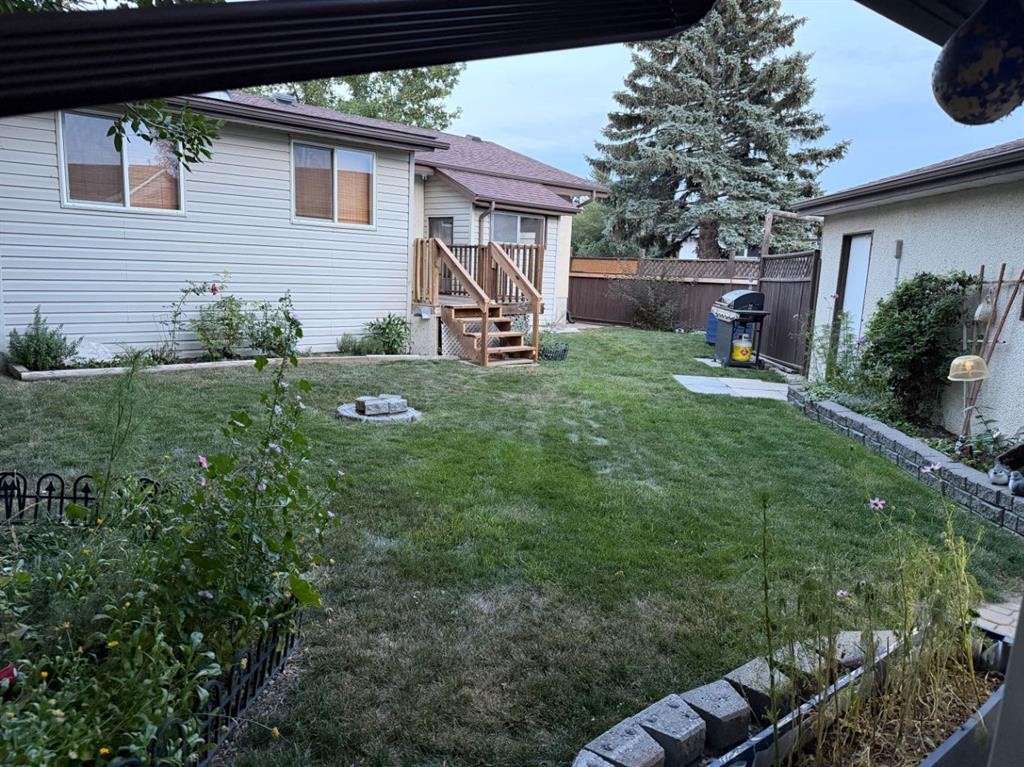 97 Greenview Close North, Lethbridge, AB