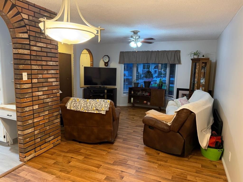 97 Greenview Close North, Lethbridge, AB