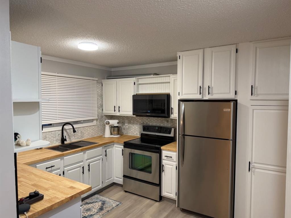 97 Greenview Close North, Lethbridge, AB