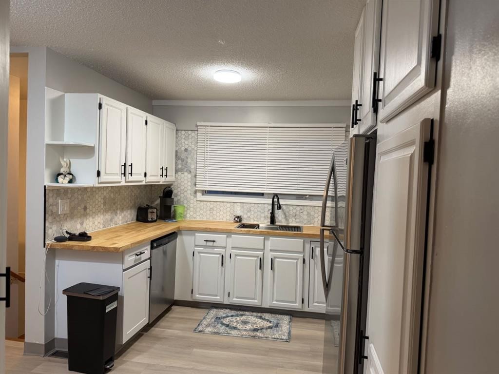 97 Greenview Close North, Lethbridge, AB