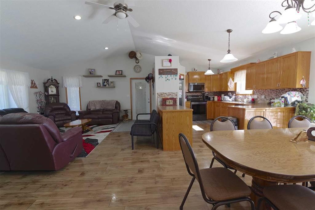 614 3 Street North, Grassy Lake, AB
