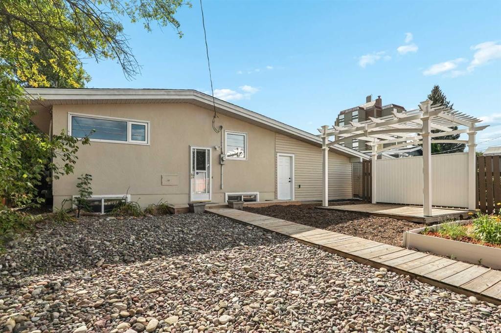 2811 13 Avenue South, Lethbridge, AB