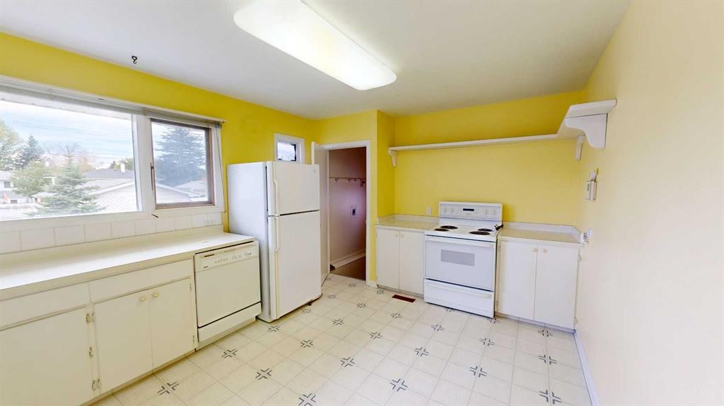 518 11 Street North, Lethbridge, AB