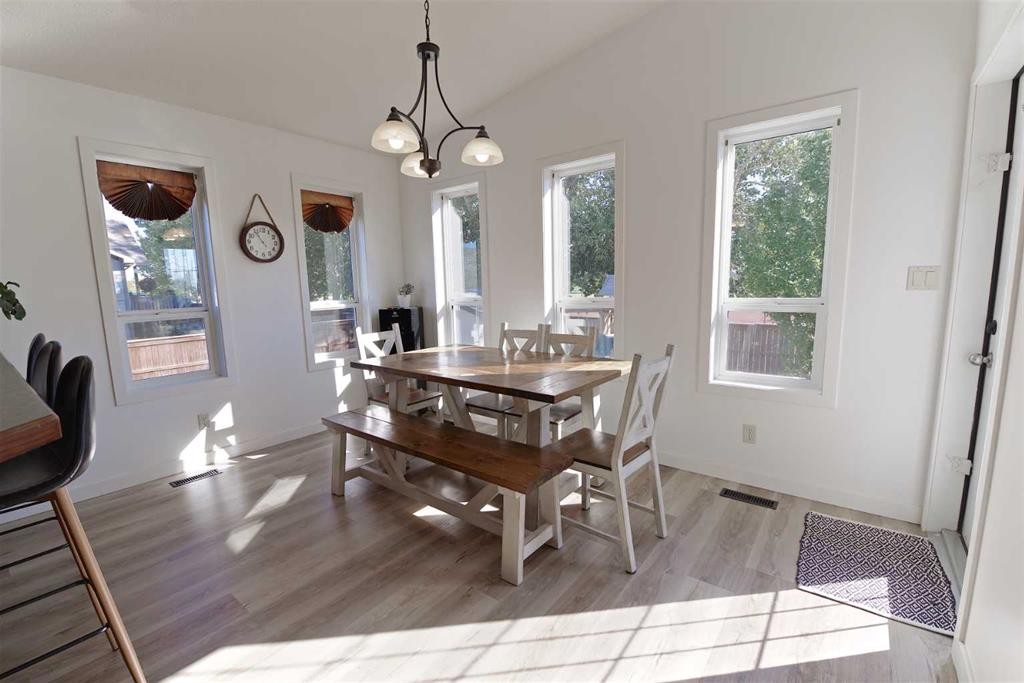 604 6 Street North, Vauxhall, AB