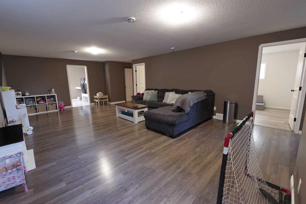 604 6 Street North, Vauxhall, AB