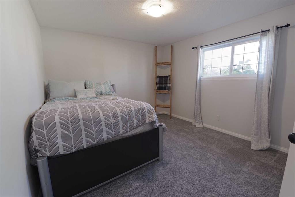 604 6 Street North, Vauxhall, AB