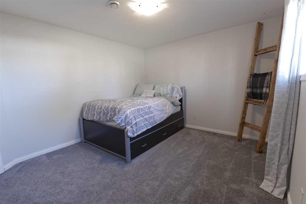 604 6 Street North, Vauxhall, AB