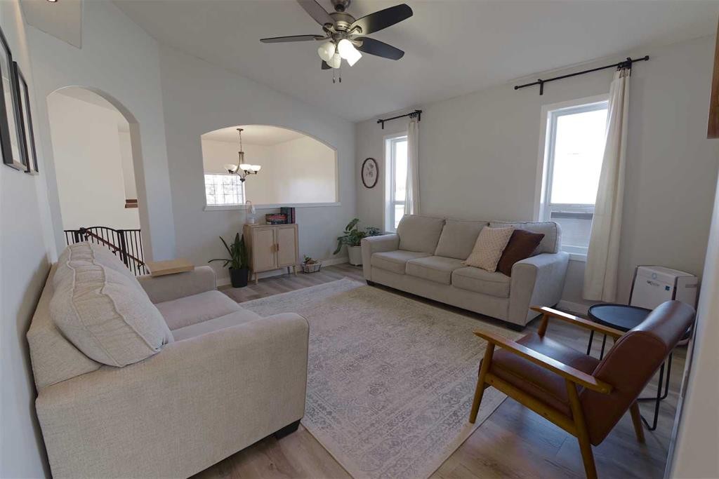 604 6 Street North, Vauxhall, AB