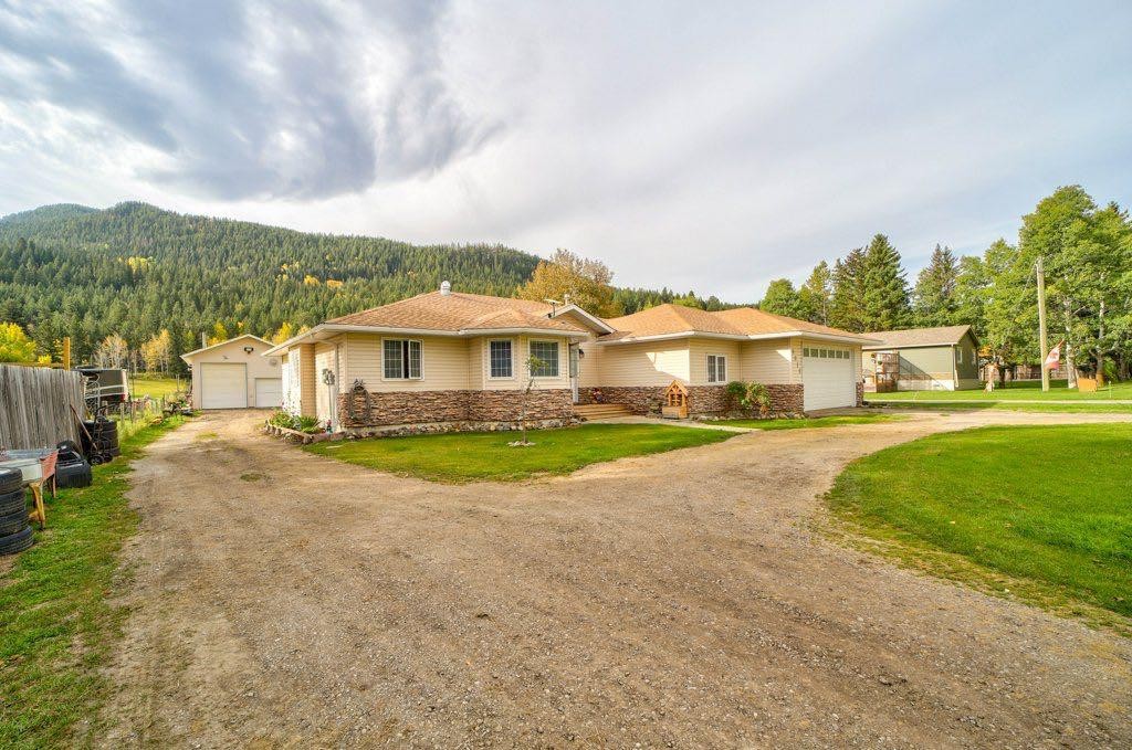 6018 16 Avenue, Coleman, AB