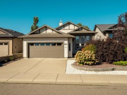 385 Thyrza Burkitt Link NORTHLethbridge, AB T1H 5M5
