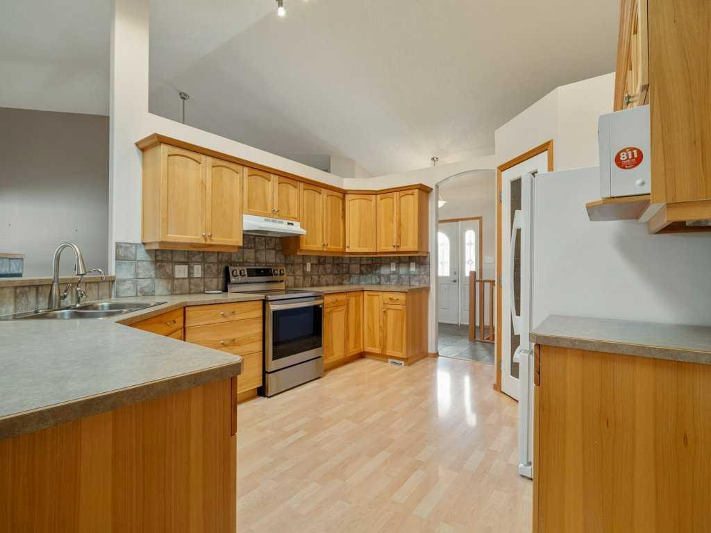 83 Rivergreen Road West, Lethbridge, AB