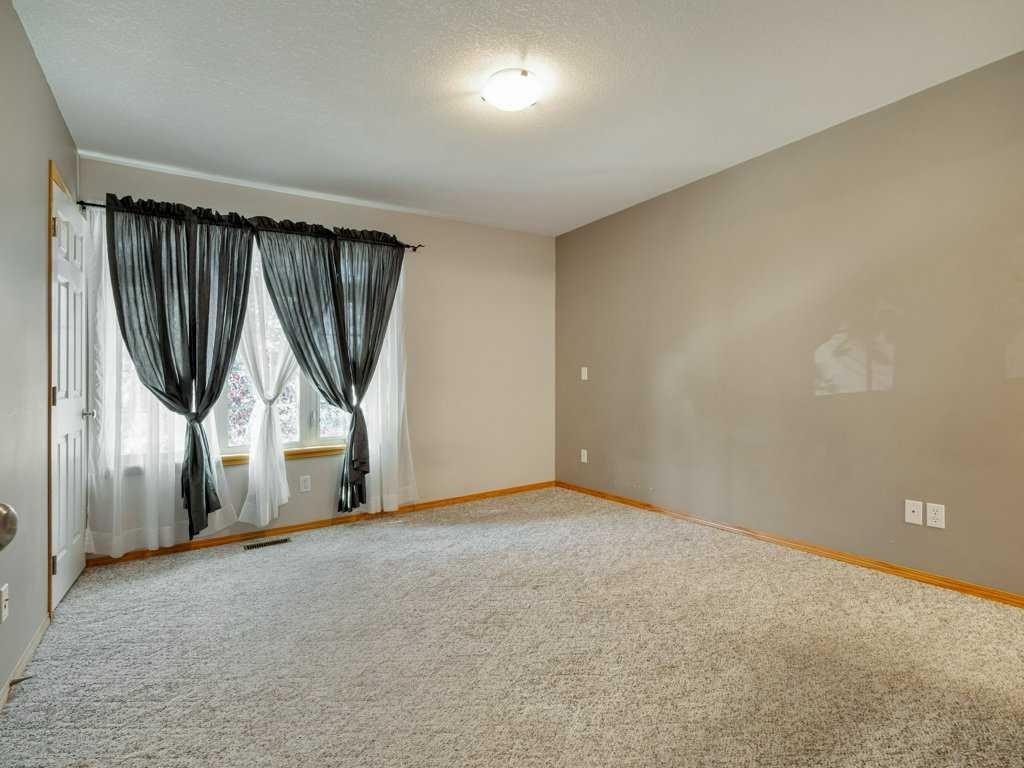 83 Rivergreen Road West, Lethbridge, AB