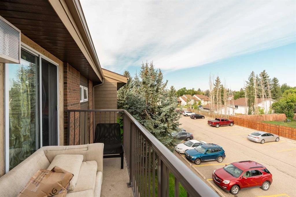310-405 Columbia Boulevard West, Lethbridge, AB