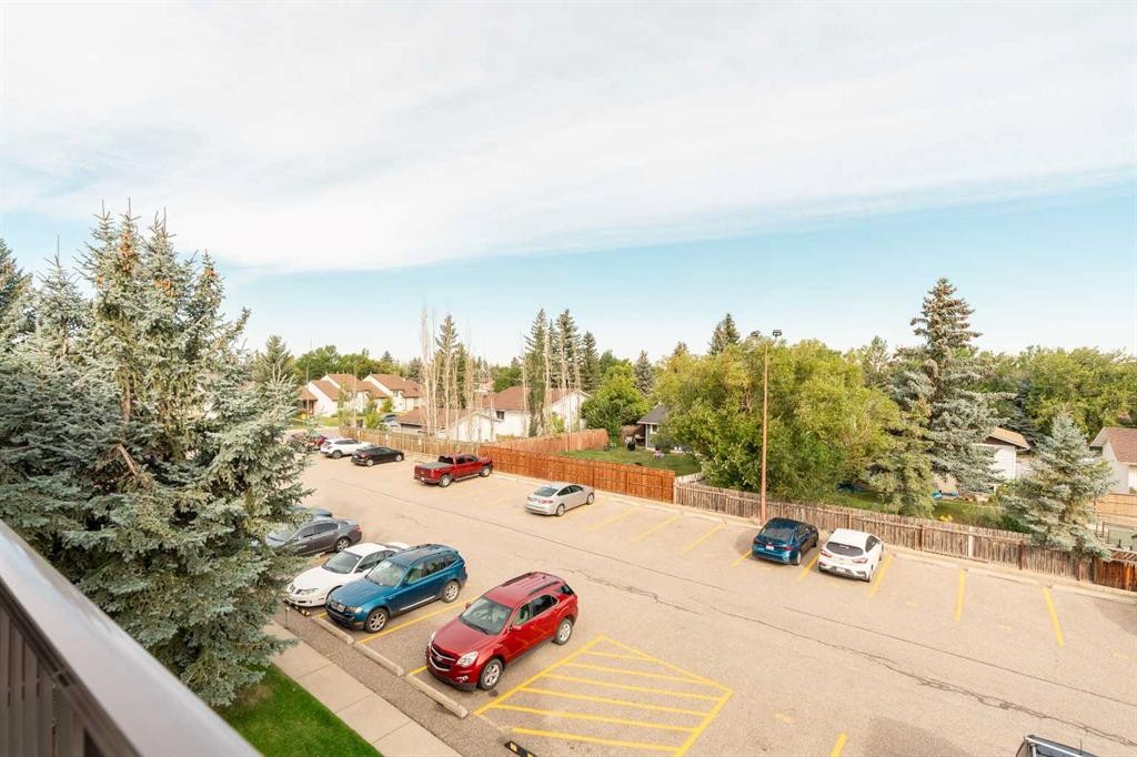 310-405 Columbia Boulevard West, Lethbridge, AB