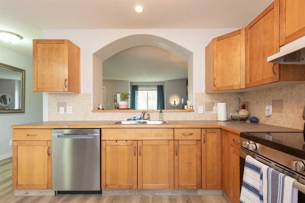 181 Lynx Cove North, Lethbridge, AB