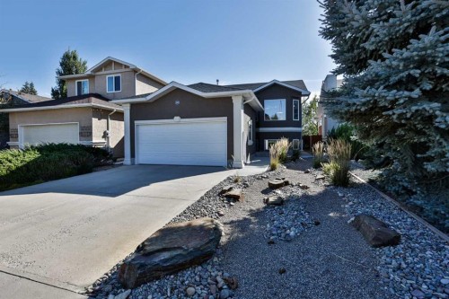 203 Blackfoot Circle WEST Lethbridge, AB T1K 7T2