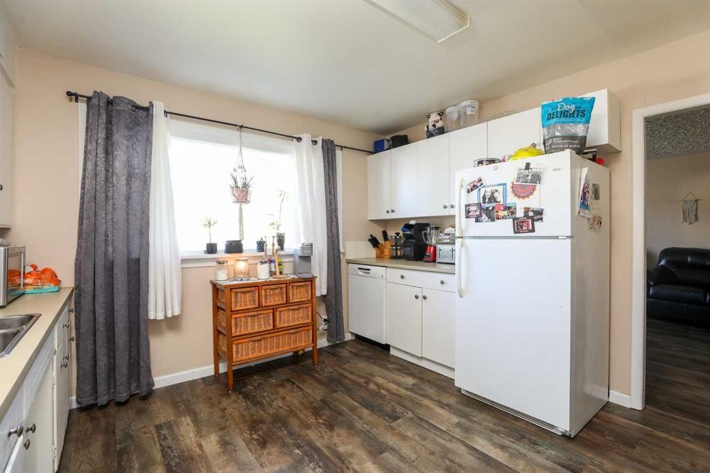2122 17 Street, Coaldale, AB