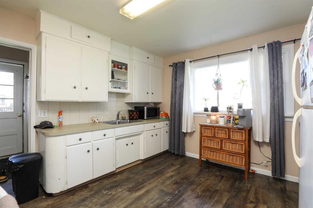 2122 17 Street, Coaldale, AB
