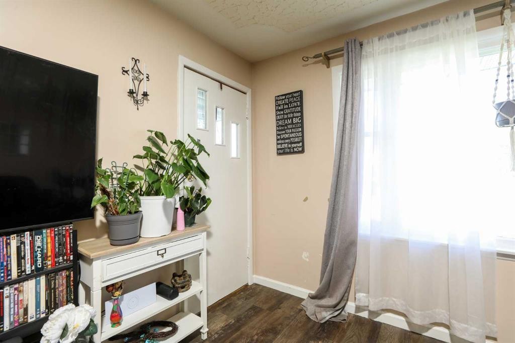 2122 17 Street, Coaldale, AB