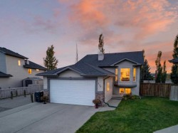 338 Silkstone Cove WESTLethbridge, AB T1J 2A3