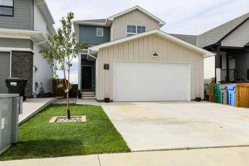 182 Caribou Bend NORTH Lethbridge, AB T1H 7J8