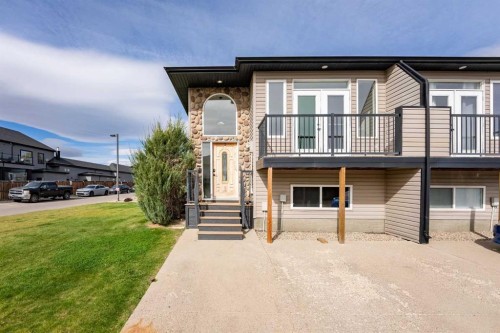 3-762 Heritage Boulevard WEST Lethbridge, AB T1K 0W1
