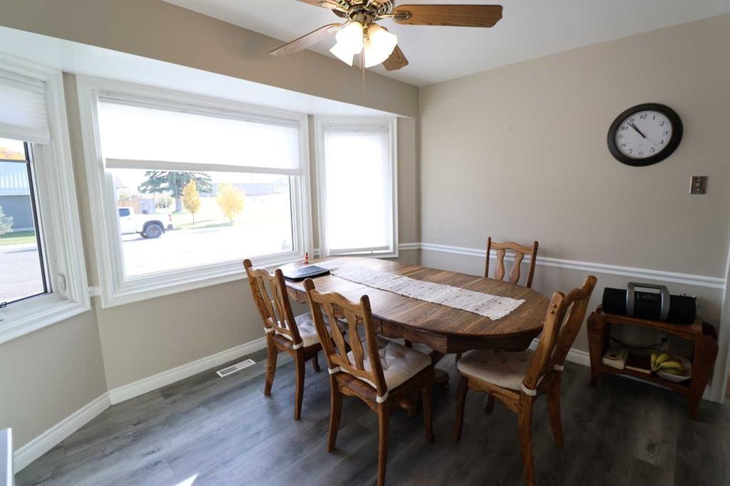 704 1 Ave, Vauxhall, AB