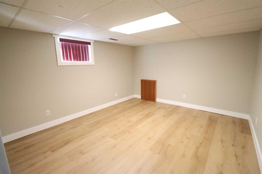 704 1 Ave, Vauxhall, AB