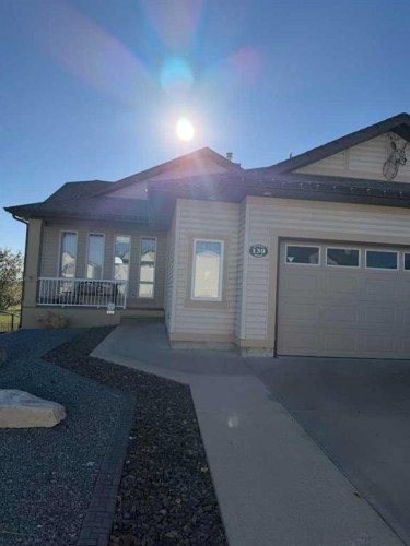 139 Jessie Robinson Close NORTH Lethbridge, AB T1H 6Y5