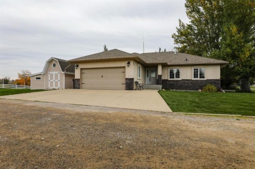 429 S 2 Street WEST Magrath, AB T0K 1J0