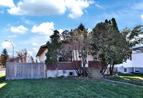 1256 10 Avenue NORTH Lethbridge, AB T1H 1K4