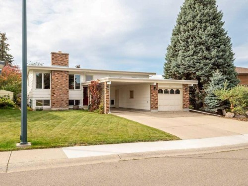 3710 Pine Crescent SOUTH Lethbridge, AB T1K 4H6
