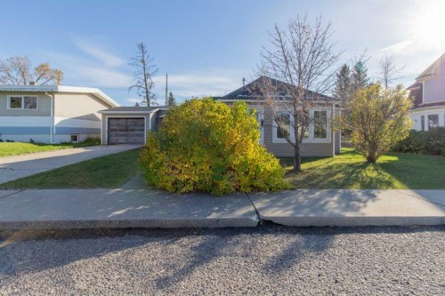 420 17 Street  Fort Macleod, AB T0L 0Z0