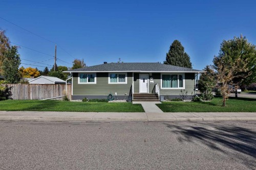 1019 31A Street SOUTH Lethbridge, AB T1K 2Z7