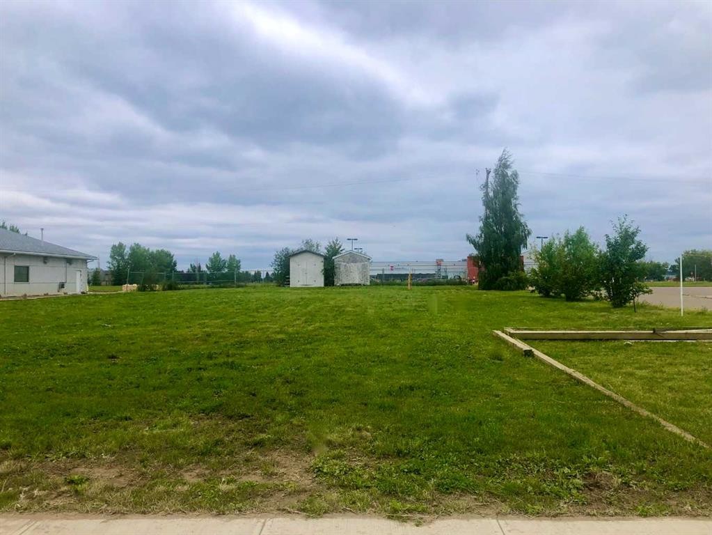 9804 Rainbow Boulevard, High Level, AB