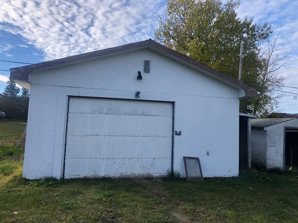 5004 52 Avenue, Valleyview, AB