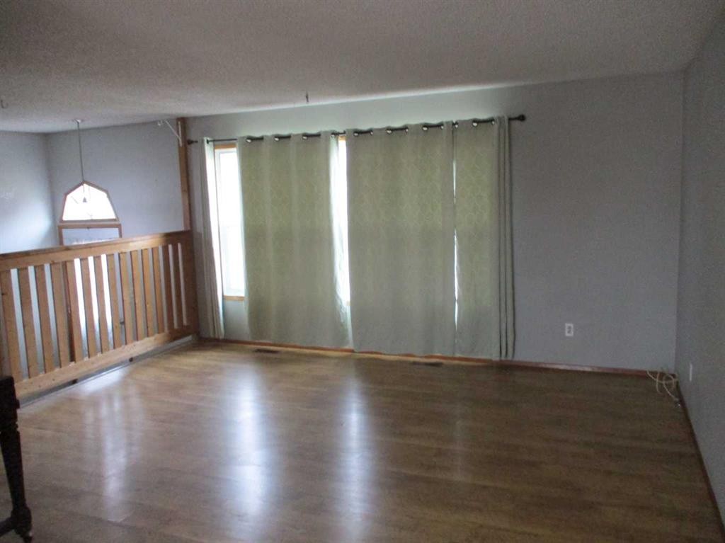 420 3Rd Street Ne, Manning, AB - Indoor Photo Showing Other Room