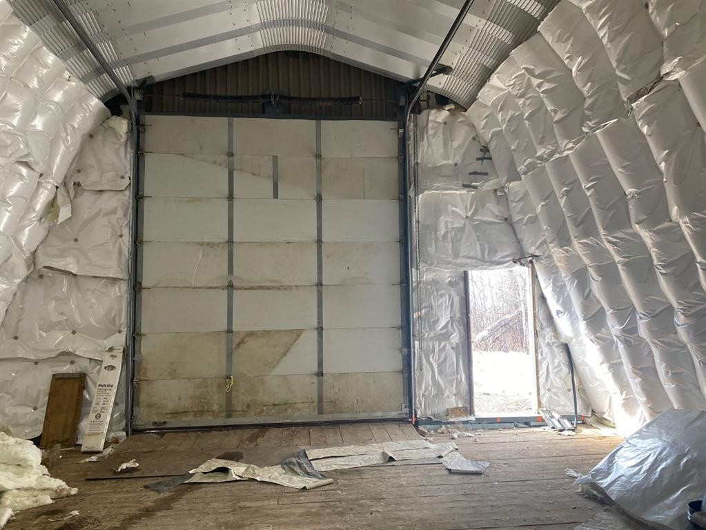 790006 Rge Rd 255, Rural Birch Hills County, AB - Indoor Photo Showing Garage