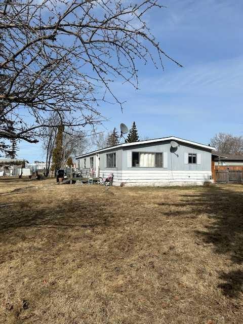 4600 53 Avenue, Grimshaw, AB - Outdoor