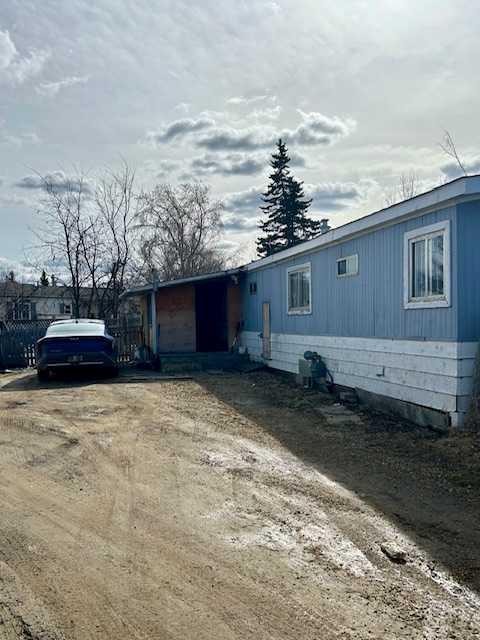 4600 53 Avenue, Grimshaw, AB - Outdoor