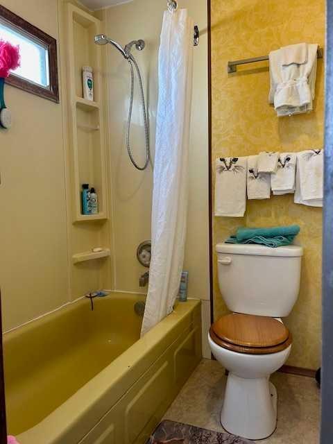 4600 53 Avenue, Grimshaw, AB - Indoor Photo Showing Bathroom