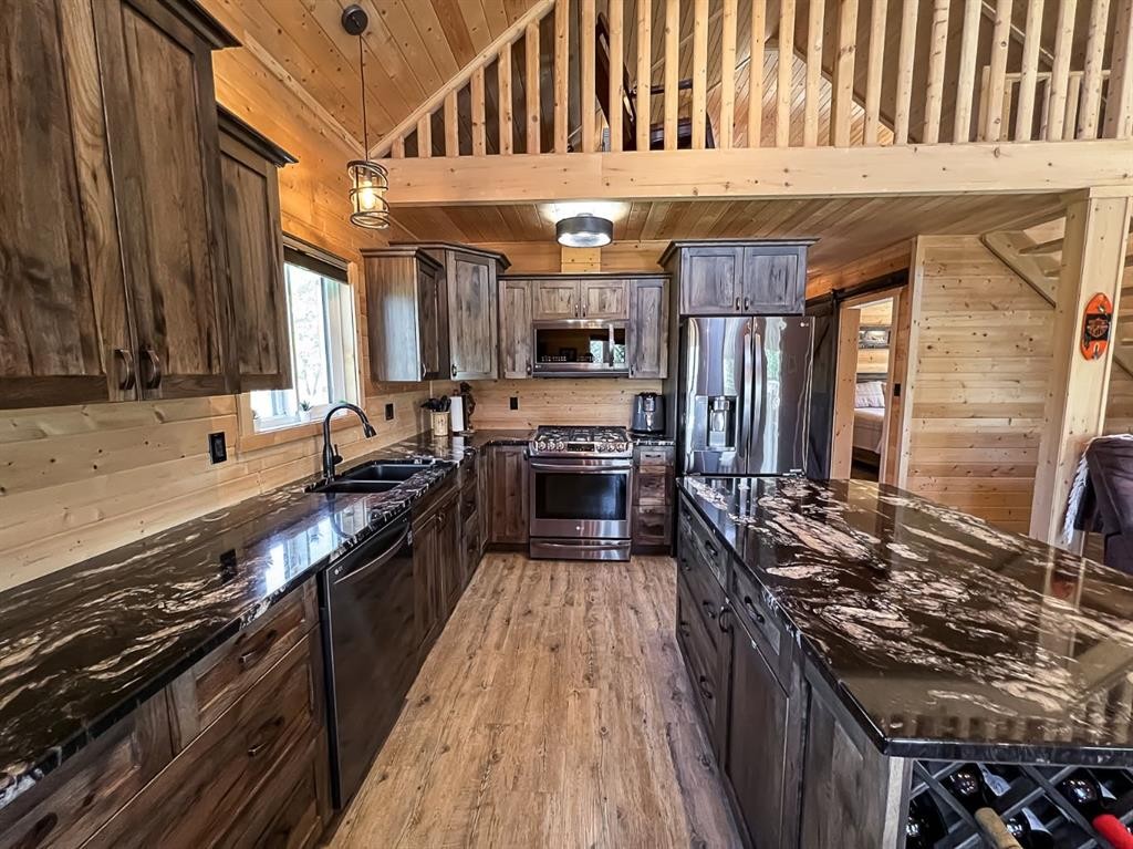 20133 Twp Rd 832, St. Isidore, AB - Indoor Photo Showing Kitchen With Double Sink