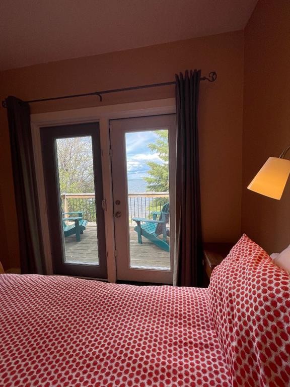 75 Peace River Avenue, Joussard, AB - Indoor Photo Showing Bedroom